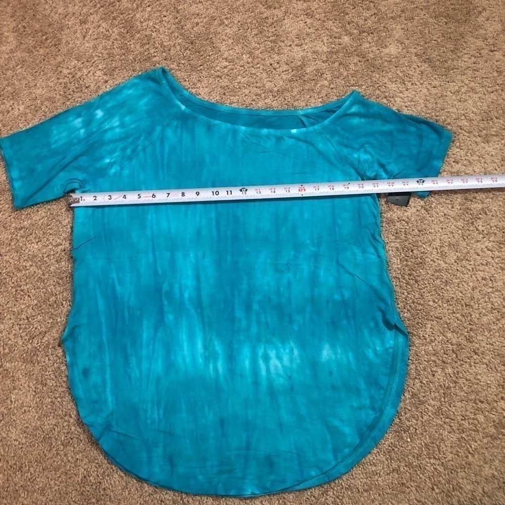 Torrid FAVORITE TUNIC OFF-SHOULDER SUPER SOFT SHORT SLEEVE TEE Blue Tie Dye - Picture 9 of 15